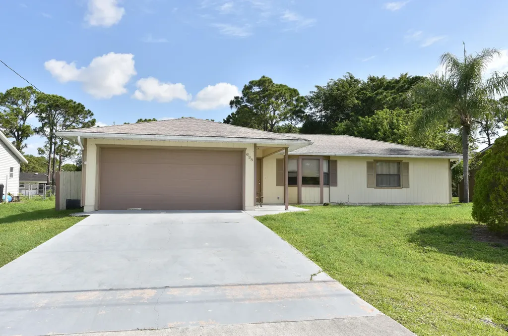 635 SW Todd Avenue Port St Lucie FL 34983