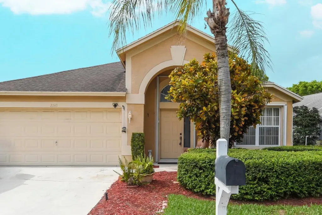 2243 Soundings Court Greenacres FL 33413