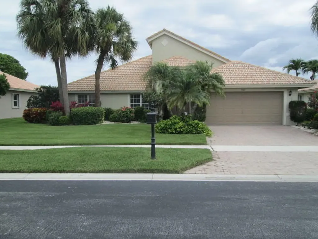 7367 Falls Road W Boynton Beach FL 33437
