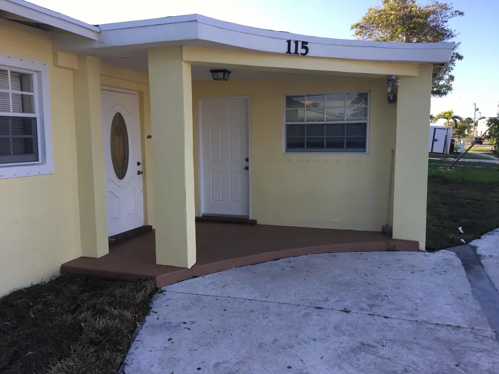 115 N 12th Street Lantana FL 33462