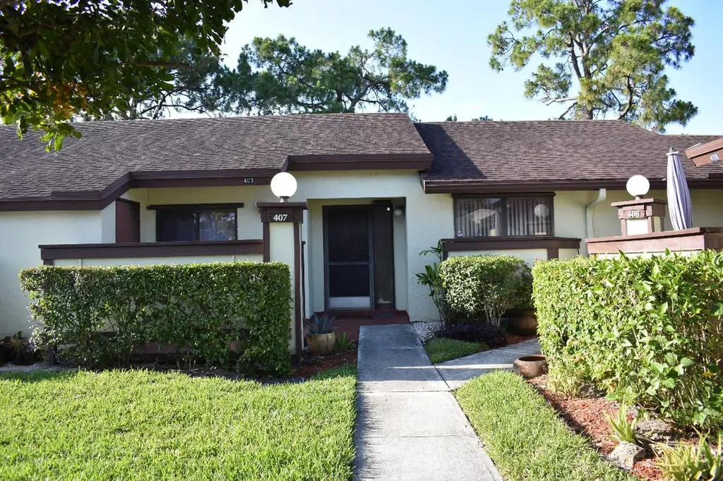 407 Northgate Court Royal Palm Beach FL 33411