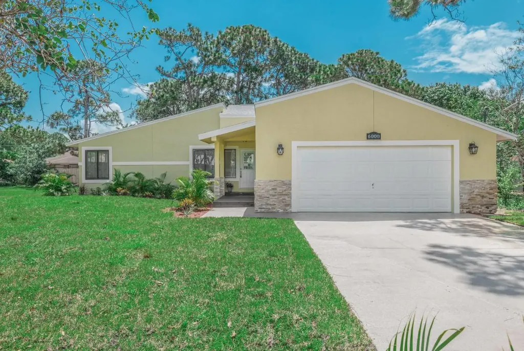 6008 Seagrape Drive Fort Pierce FL 34982