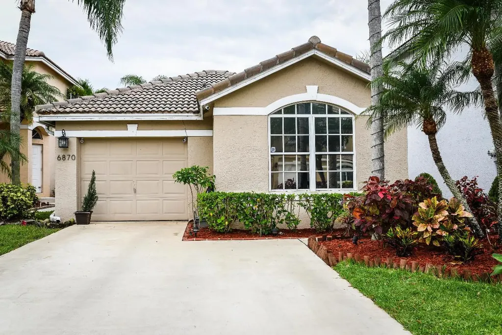 6870 Sugarloaf Key Street Lake Worth FL 33467