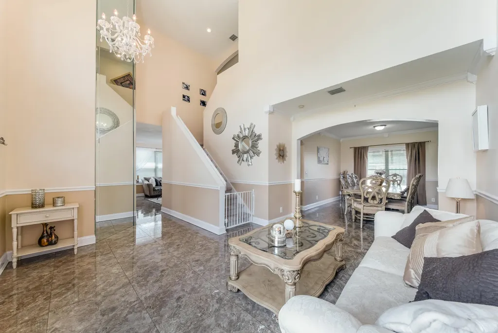 64 King Fisher Way Boynton Beach FL 33436