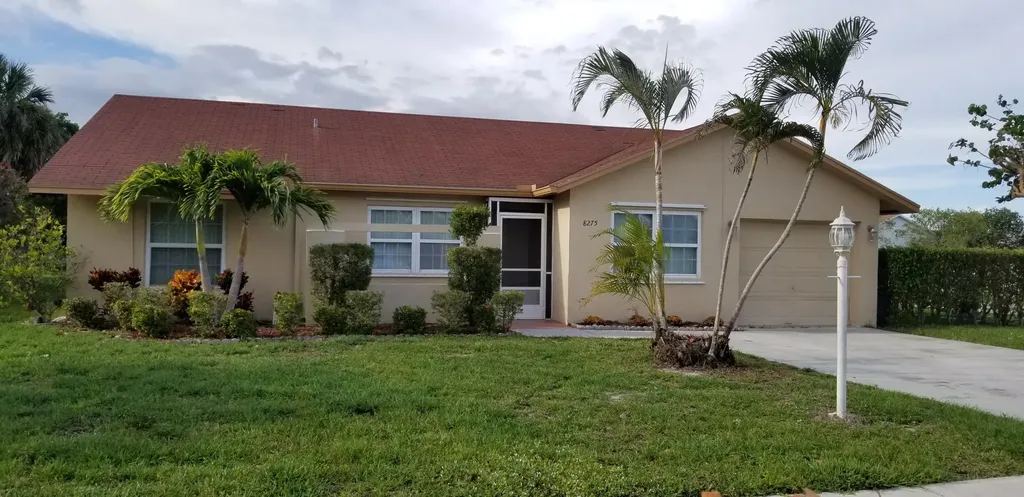 8275 Waccamaw Lane E Lake Worth FL 33467