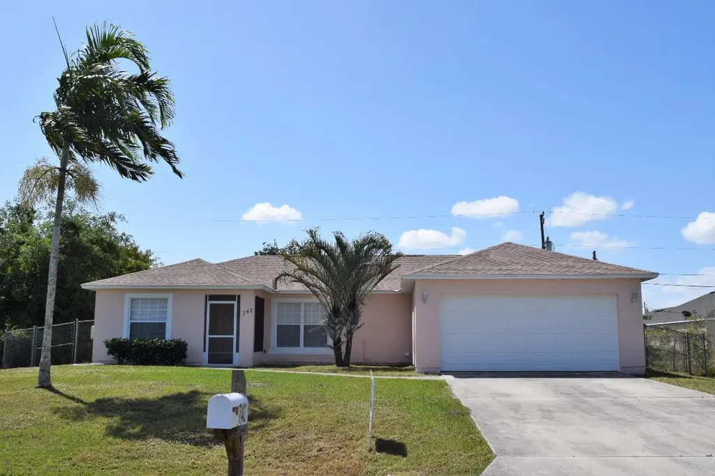 742 SW Sardinia Avenue Port St Lucie FL 34953