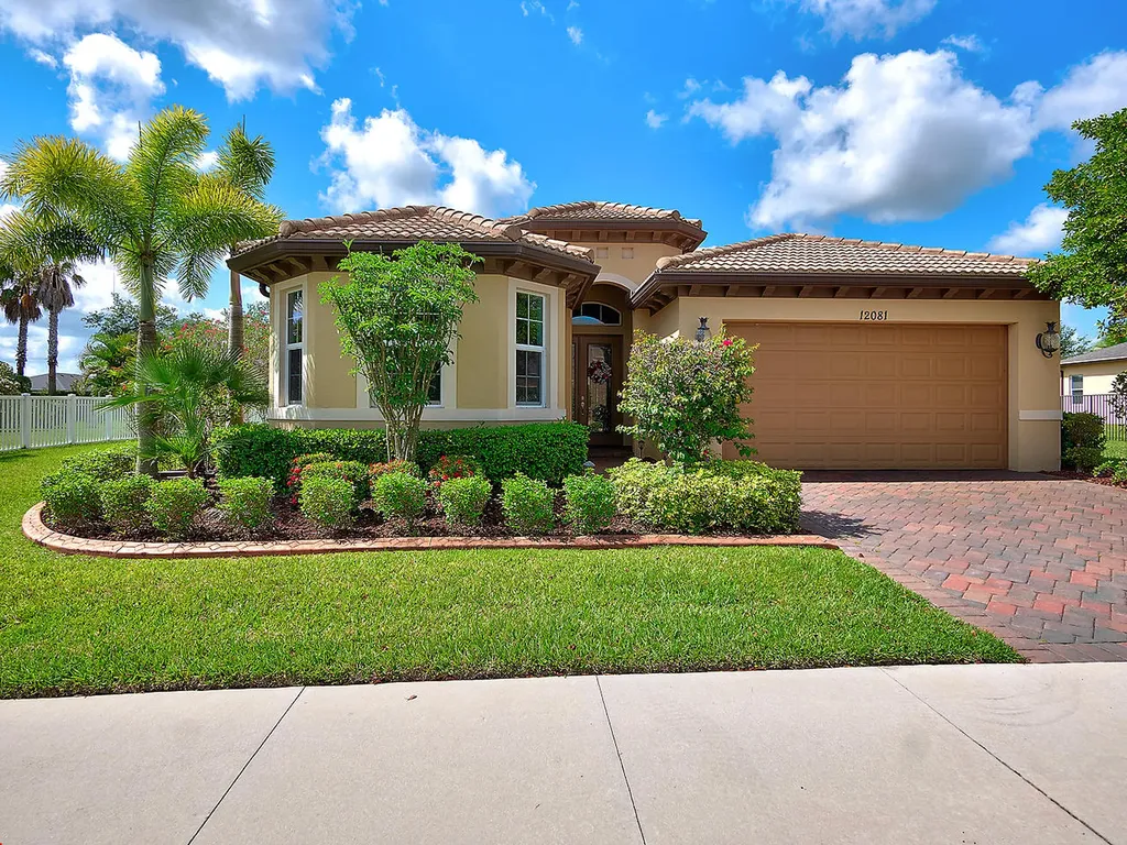 12081 SW Oakwater Court Port St Lucie FL 34987