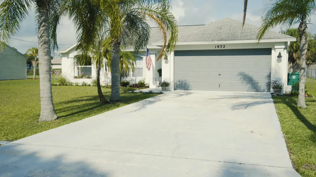 1932 SE Dock Street Port St Lucie FL 34952