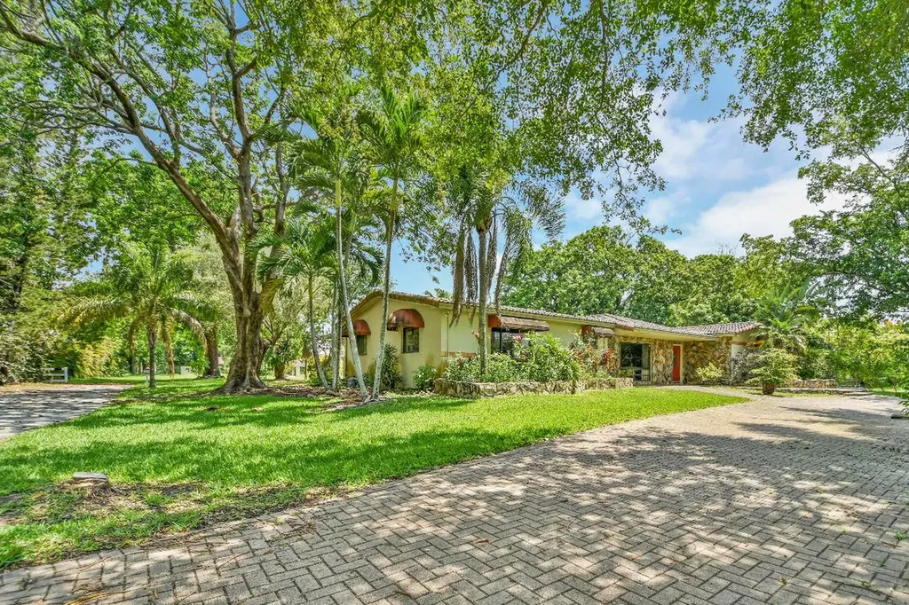17661 SW 70th Place Southwest Ranches FL 33331