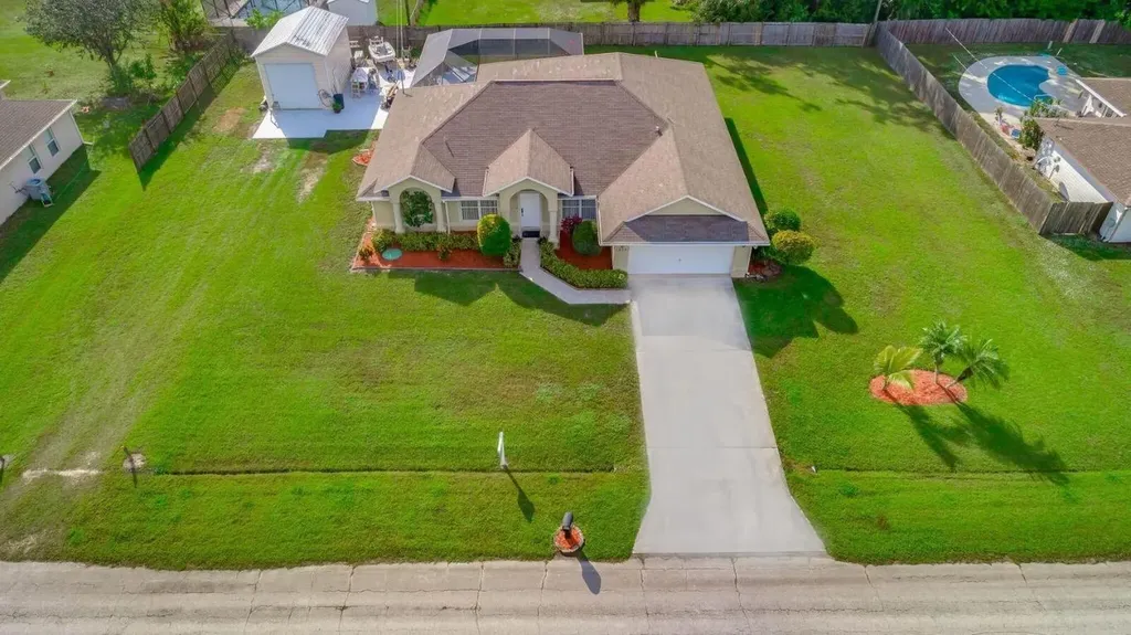 1372 SE Proctor Lane Port St Lucie FL 34983