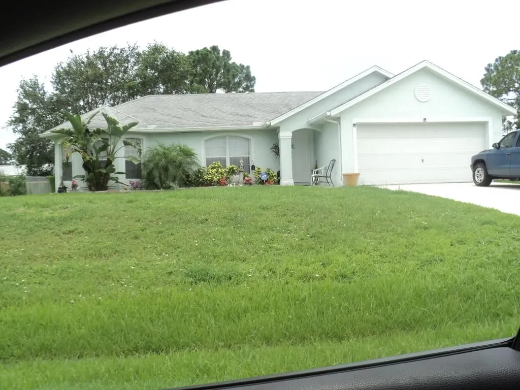 628 NW Treemont Avenue Port St Lucie FL 34983