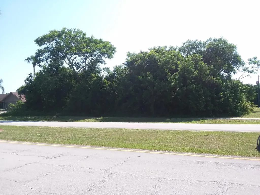 2043 SE Morningside Boulevard Port St Lucie FL 34952