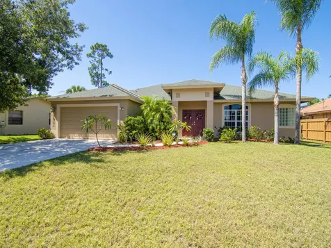 1041 SW Dalton Avenue Port St Lucie FL 34953