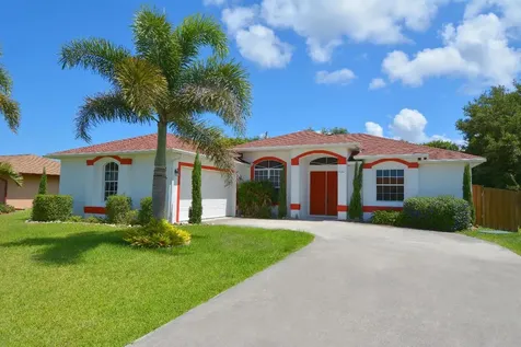 2442 SE Gilbert Avenue Port St Lucie FL 34952