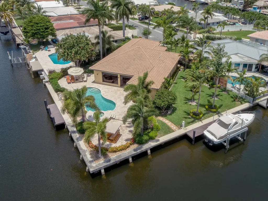 386 SE 3rd Court Pompano Beach FL 33060