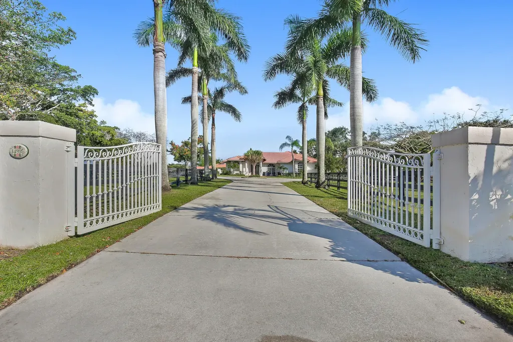 14985 Oatland Court Wellington FL 33414