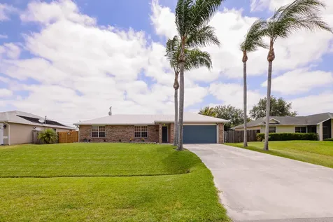 2025 SW Beard Street Port St Lucie FL 34953
