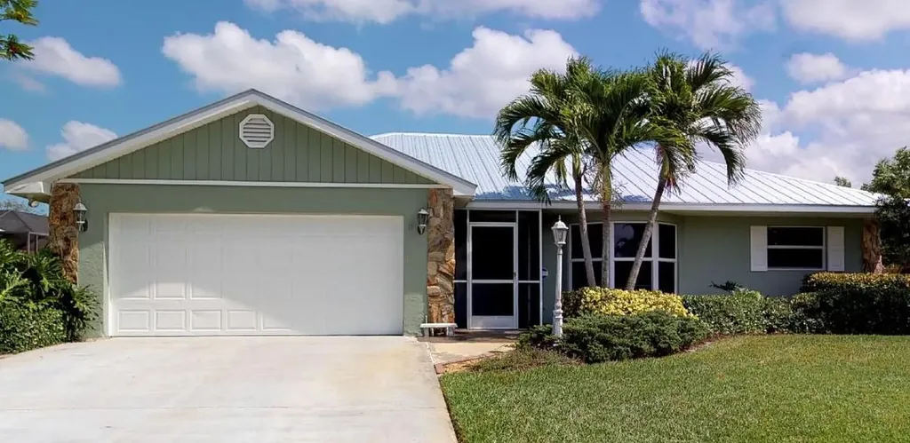 1520 SE Holiday Road Port St Lucie FL 34952