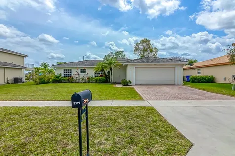 121 Chestnut Circle Royal Palm Beach FL 33411