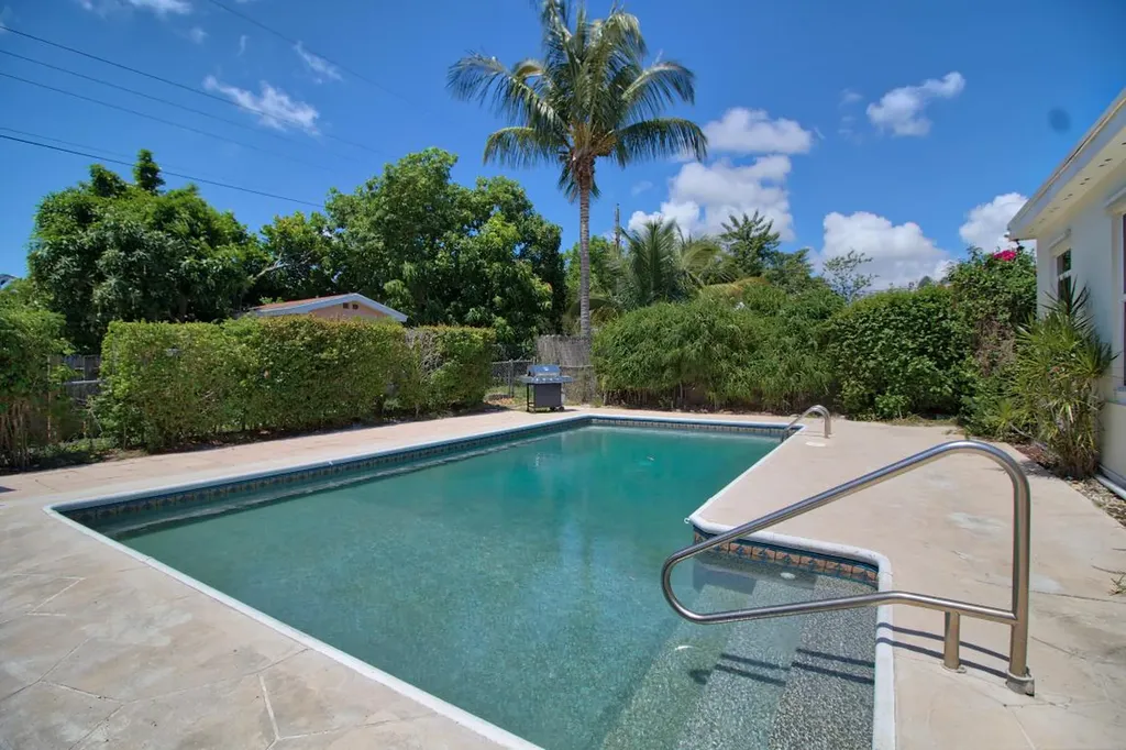 1519 14th Avenue N Lake Worth Beach FL 33460