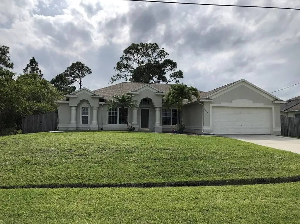 4256 SW Oblique Street Port St Lucie FL 34953