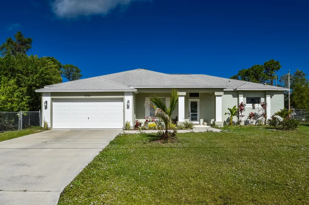 5574 NW Cruzan Avenue Port St Lucie FL 34986