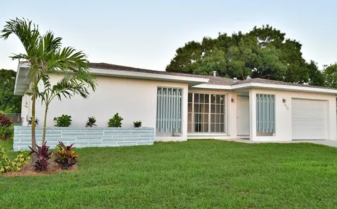855 SE Festivo Court Port St Lucie FL 34983