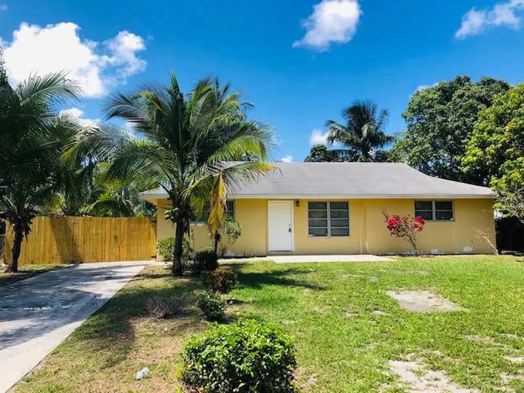 4915 Club Road Haverhill FL 33415