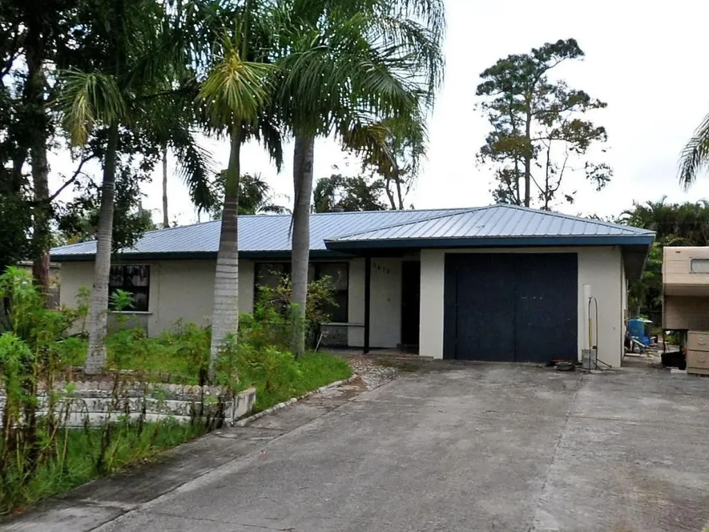 1672 SW Schleicher Lane Port St Lucie FL 34984