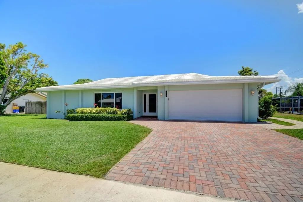 880 SW 14th Drive Boca Raton FL 33486