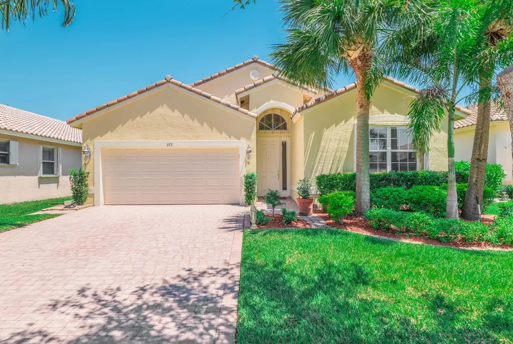 373 NW Springview Loop Port St Lucie FL 34986