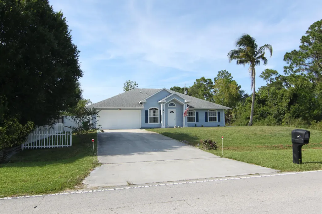 741 SE Thornhill Drive Port St Lucie FL 34983