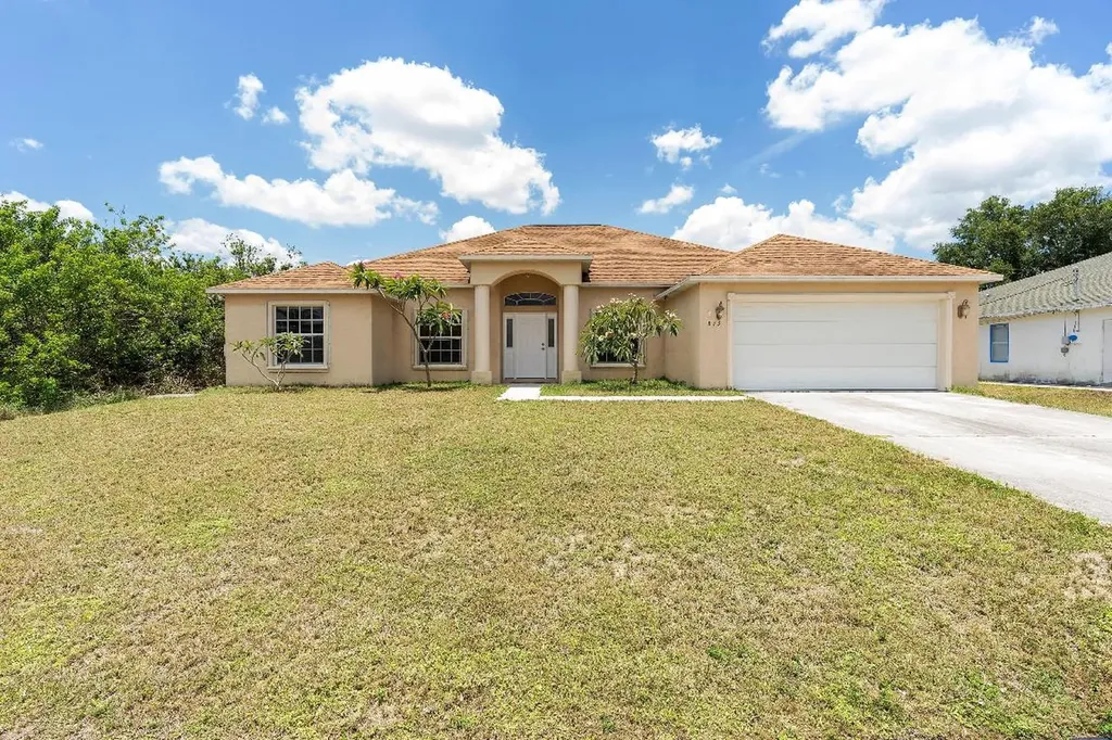 873 SW Kappa Avenue Port St Lucie FL 34953
