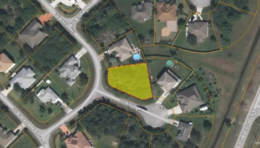 5242 NW Reba Circle Port St Lucie FL 34986