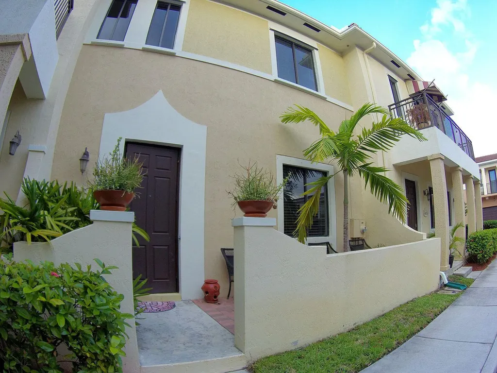 2613 Venetian Drive Boynton Beach FL 33426