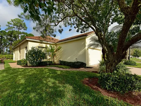 312 SW Maclay Way Port St Lucie FL 34986