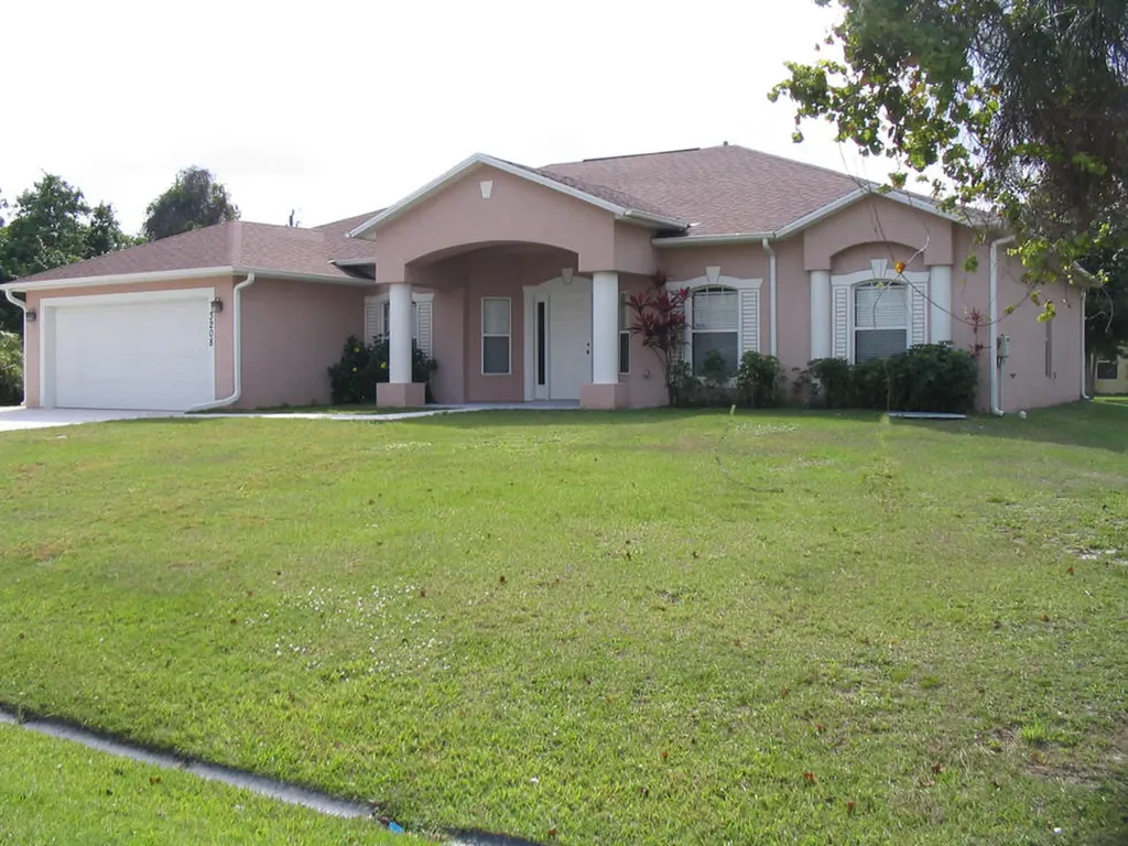 3208 SW Hambrick Street Port St Lucie FL 34953