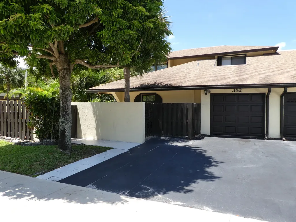 382 SW 27th Avenue Delray Beach FL 33445