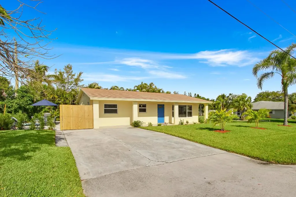 6673 N Plymouth Drive Lake Worth FL 33462