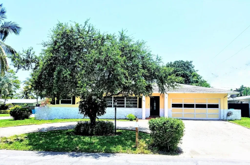 902 SW 27th Avenue Boynton Beach FL 33435