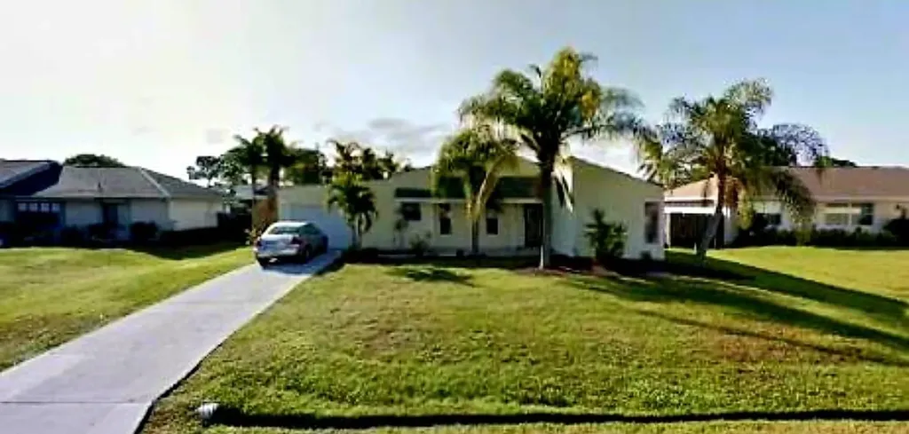 990 SE Bywood Avenue Port St Lucie FL 34983