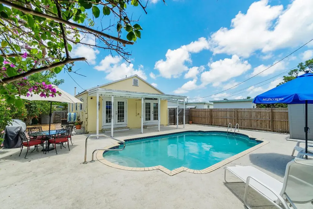 2307 Park Street Lake Worth Beach FL 33460