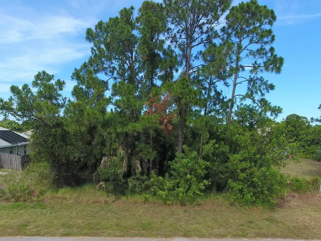 2325 SW Barber Lane Port St Lucie FL 34984