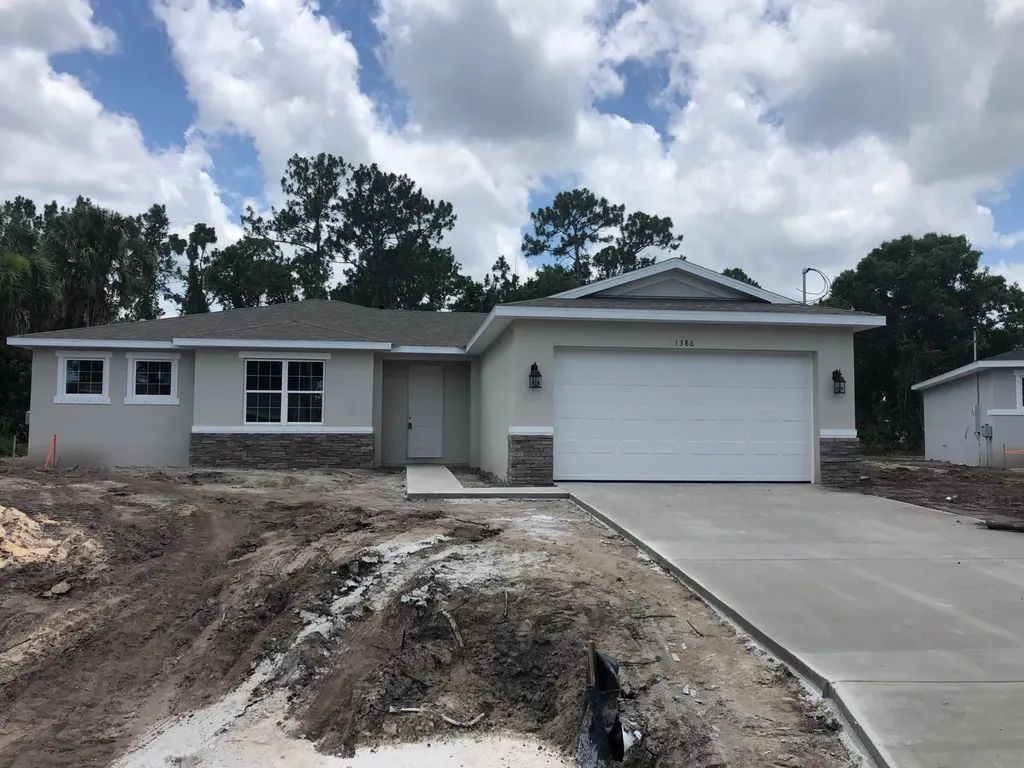 1386 SW Babcock Avenue Port St Lucie FL 34953