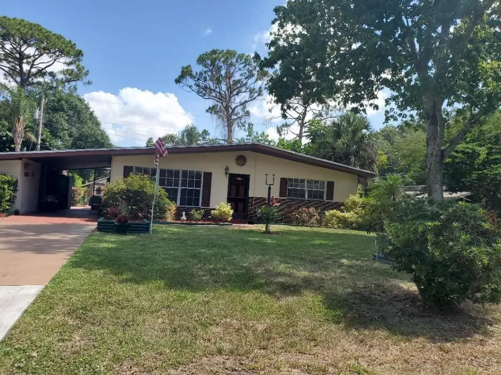 7402 James Road Fort Pierce FL 34951