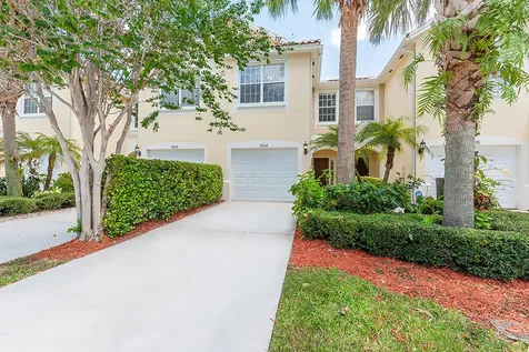 1014 Pinewood Lake Court Greenacres FL 33415
