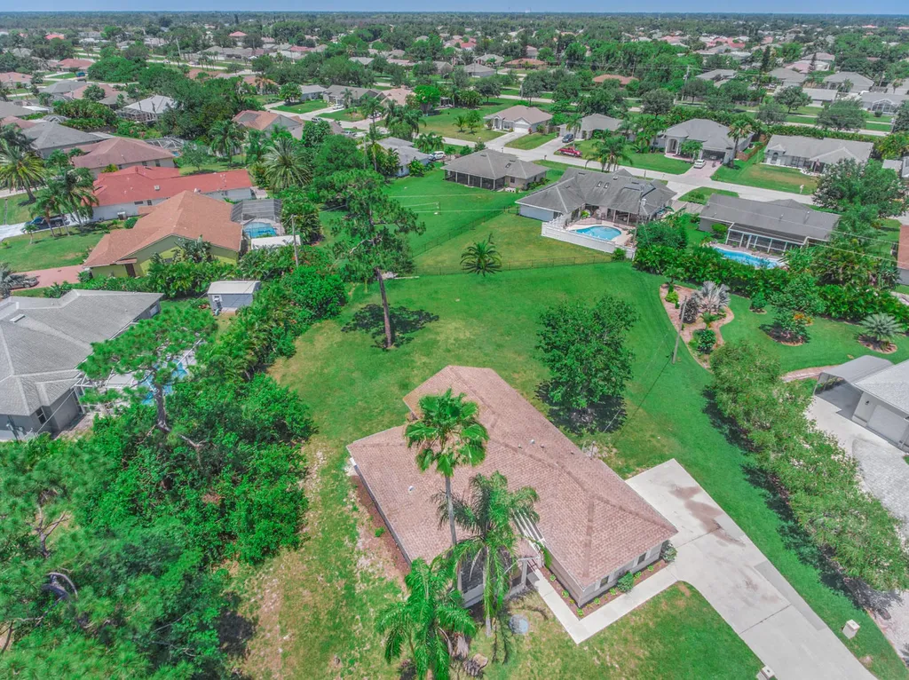 608 SE Daly Court Port St Lucie FL 34984
