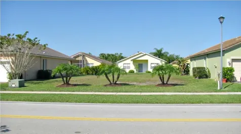 10013 SW Glenbrook Drive Port St Lucie FL 34987