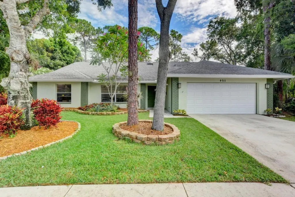 951 Meadow Avenue Wellington FL 33414