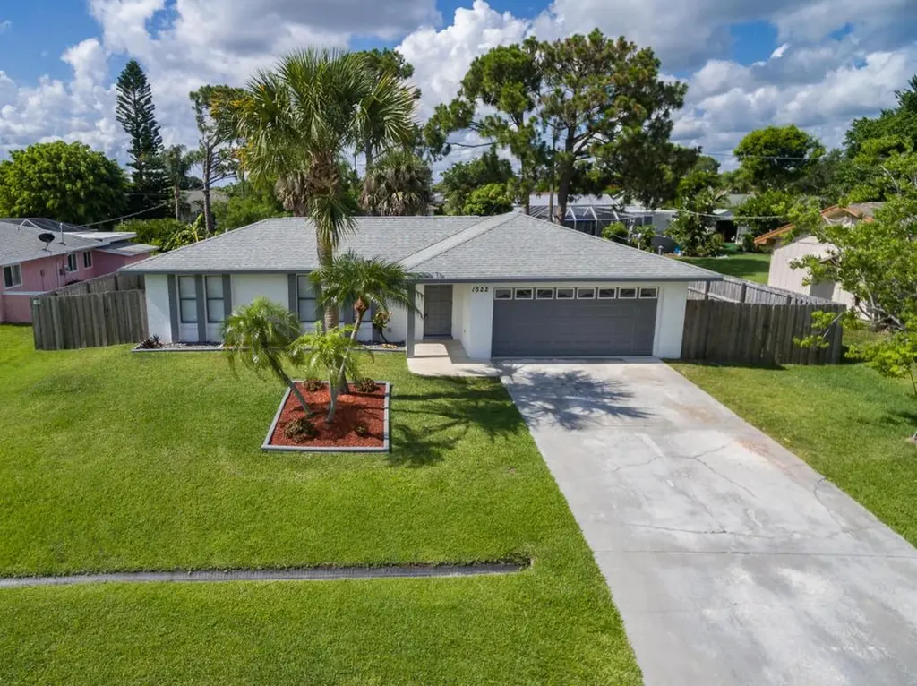 1522 SE Pitcher Road Port St Lucie FL 34952